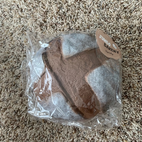 Puni Maru Jumbo Squishy-chocolate crossbun- *rare* - Picture 2 of 4